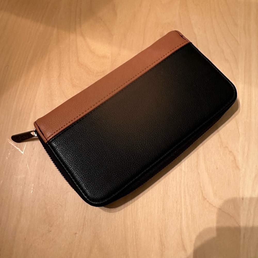 Thirty-One All About the Benjamin’s Wallet in Black Smooth Pebble